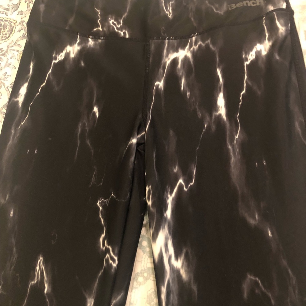 Bench tye dye pants like new condition size M
